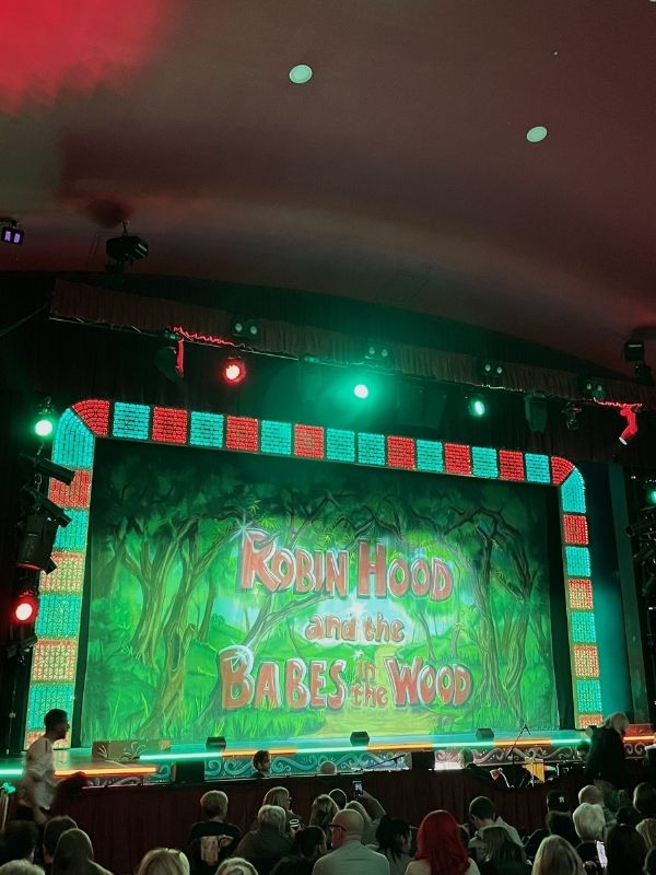 Robin Hood and the babes in the woods show in New Brighton.